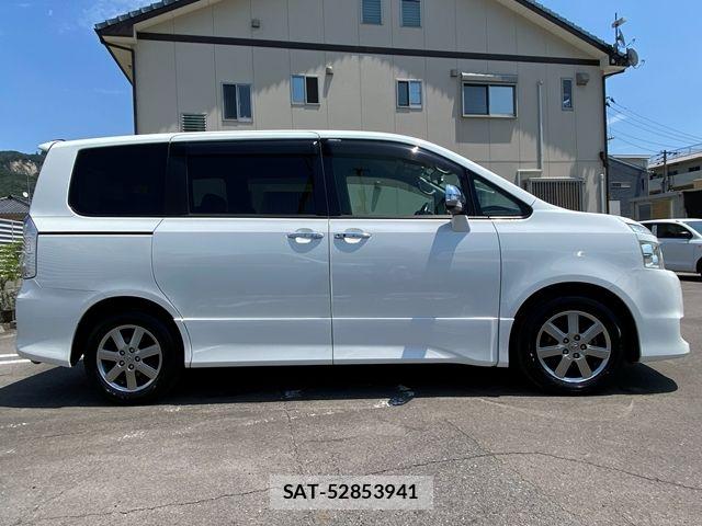Toyota VOXY 2009-07 8232337-5