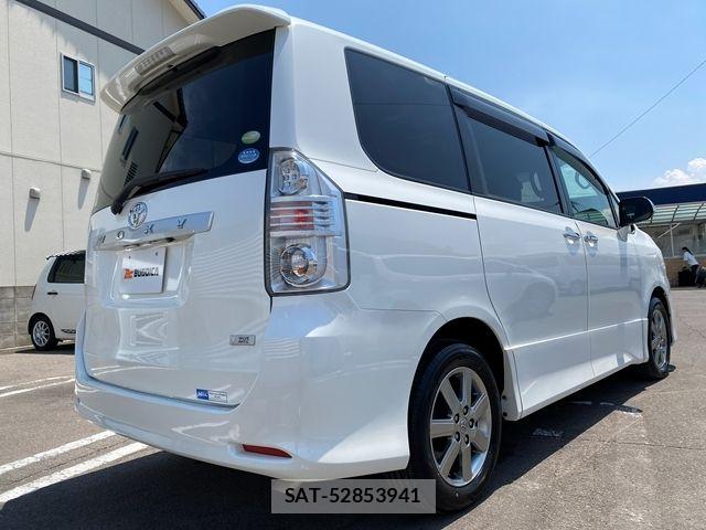Toyota VOXY 2009-07 8232337-6