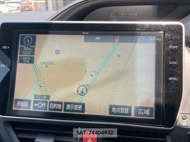 Toyota VOXY 2017-10 8232326-11