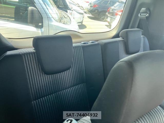 Toyota VOXY 2017-10 8232326-22