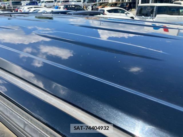 Toyota VOXY 2017-10 8232326-4
