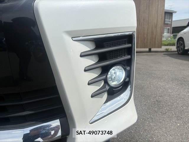 Toyota VOXY 2015-09 8232330-15