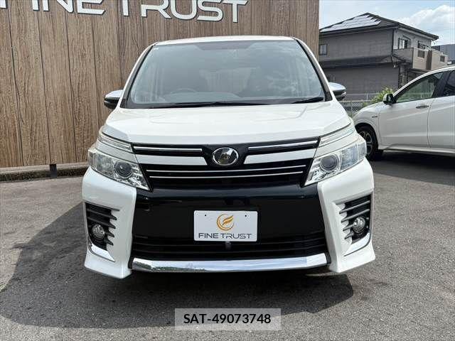 Toyota VOXY 2015-09 8232330-17