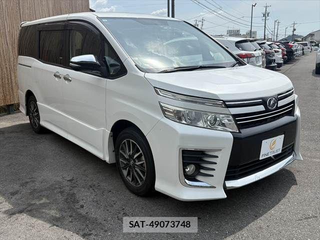 Toyota VOXY 2015-09 8232330-18