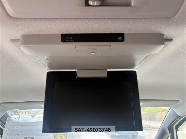 Toyota VOXY 2015-09 8232330-3