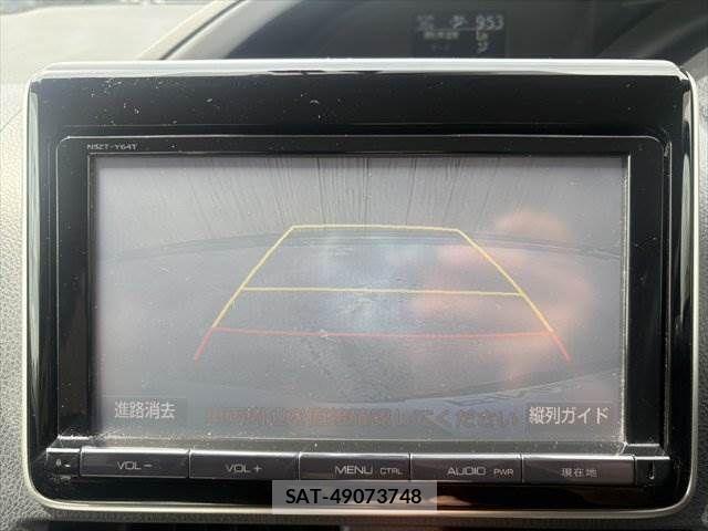 Toyota VOXY 2015-09 8232330-6