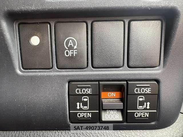 Toyota VOXY 2015-09 8232330-7