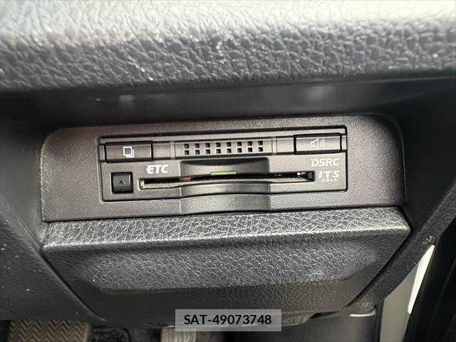 Toyota VOXY 2015-09 8232330-8