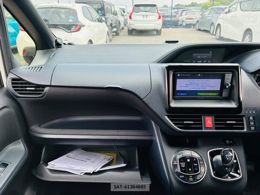 Toyota VOXY HYBRID 2014-09 8149530-17