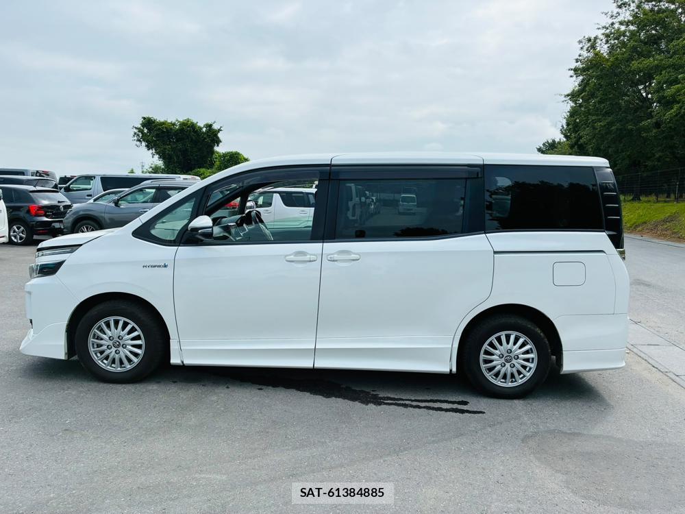 Toyota VOXY HYBRID 2014-09 8149530-1