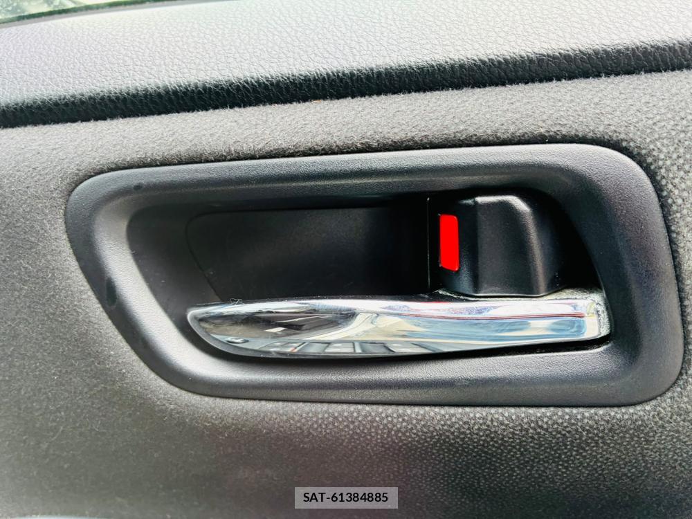 Toyota VOXY HYBRID 2014-09 8149530-20