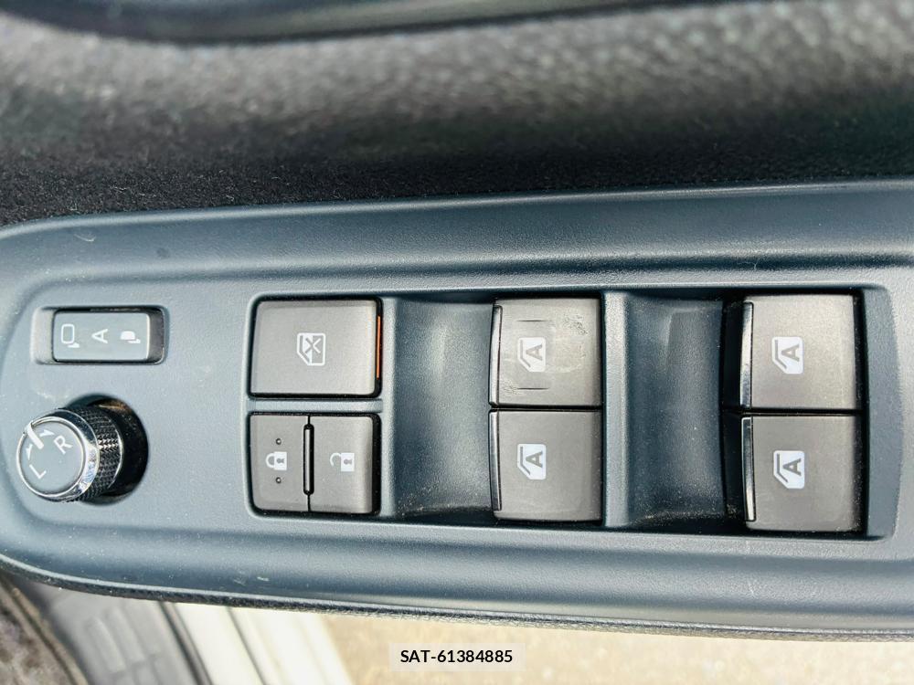 Toyota VOXY HYBRID 2014-09 8149530-21