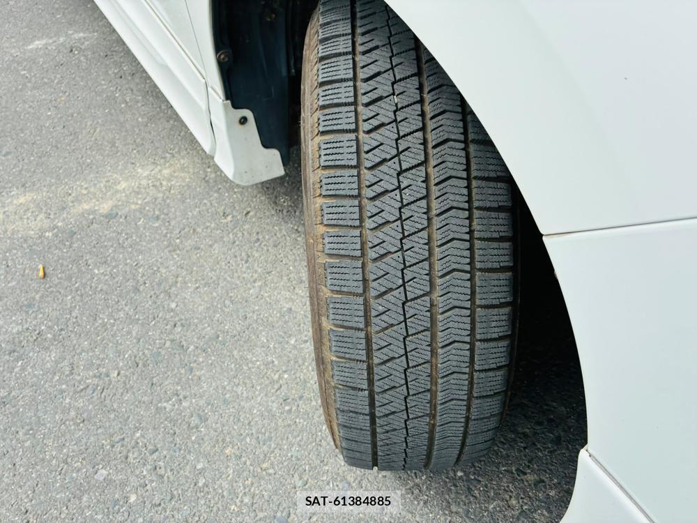 Toyota VOXY HYBRID 2014-09 8149530-31