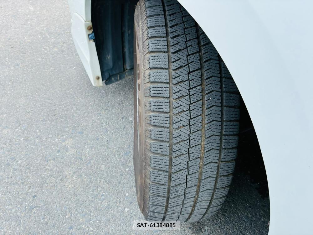 Toyota VOXY HYBRID 2014-09 8149530-32