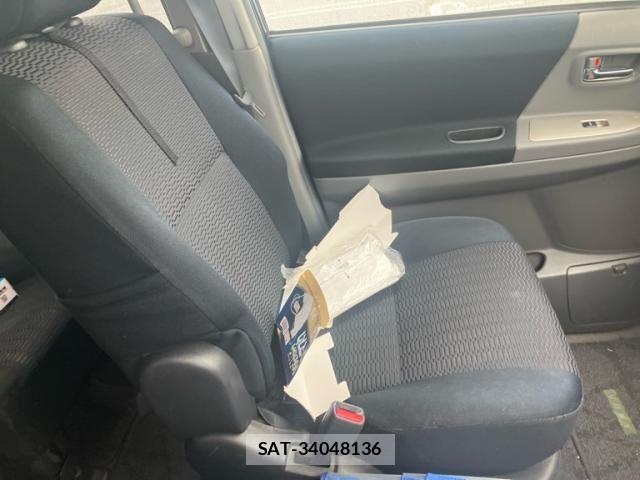 Toyota VOXY 2005-07 8232341-11