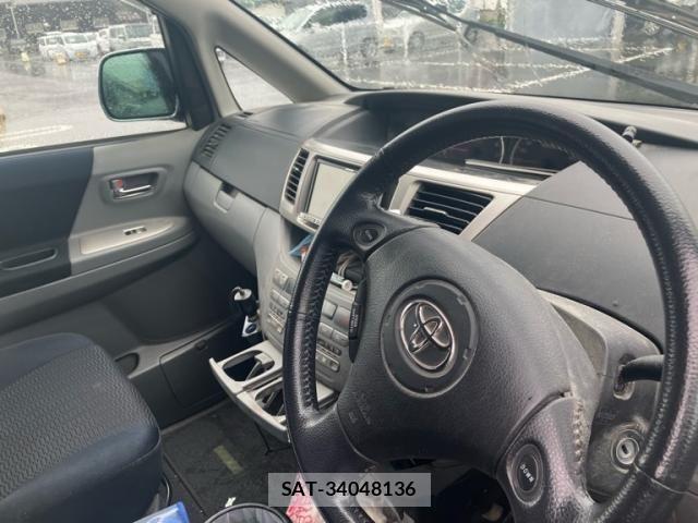 Toyota VOXY 2005-07 8232341-12