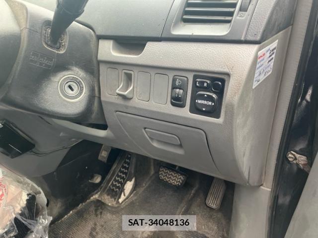 Toyota VOXY 2005-07 8232341-15