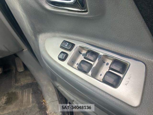 Toyota VOXY 2005-07 8232341-16