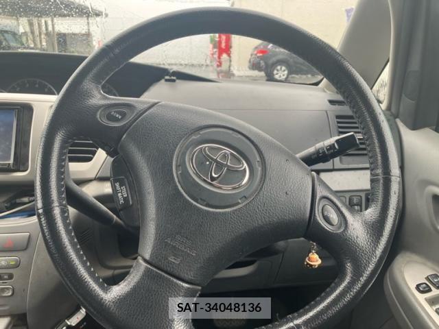 Toyota VOXY 2005-07 8232341-17