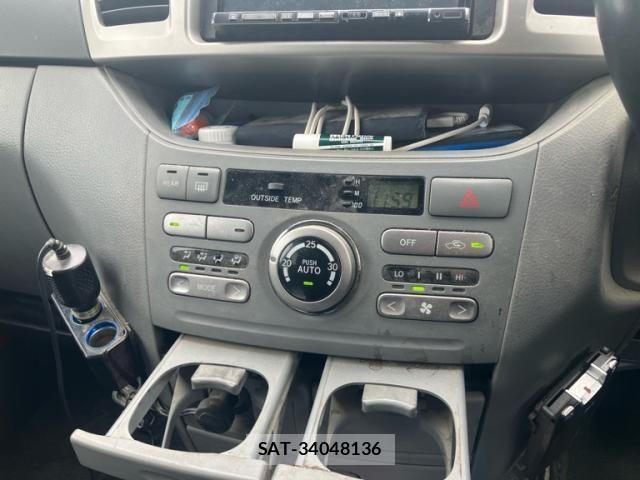 Toyota VOXY 2005-07 8232341-22