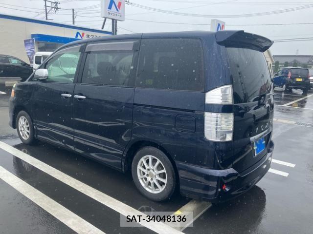 Toyota VOXY 2005-07 8232341-2