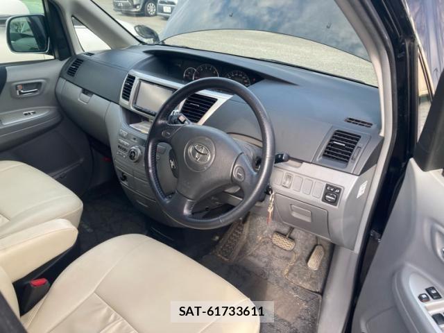 Toyota VOXY 2006-05 8232342-7
