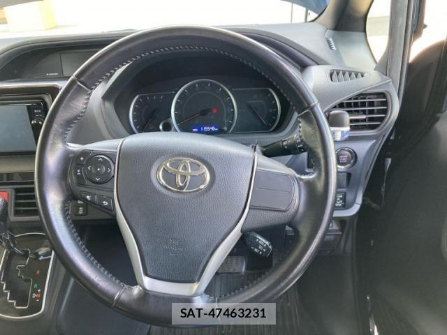 Toyota VOXY 2015-02 8232335-14
