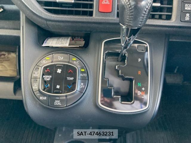 Toyota VOXY 2015-02 8232335-24