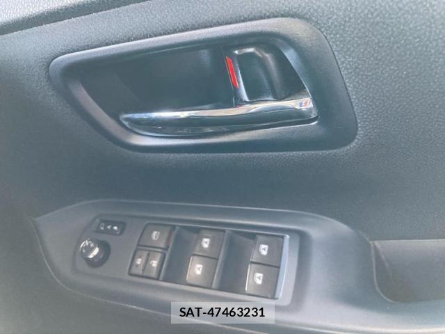 Toyota VOXY 2015-02 8232335-26