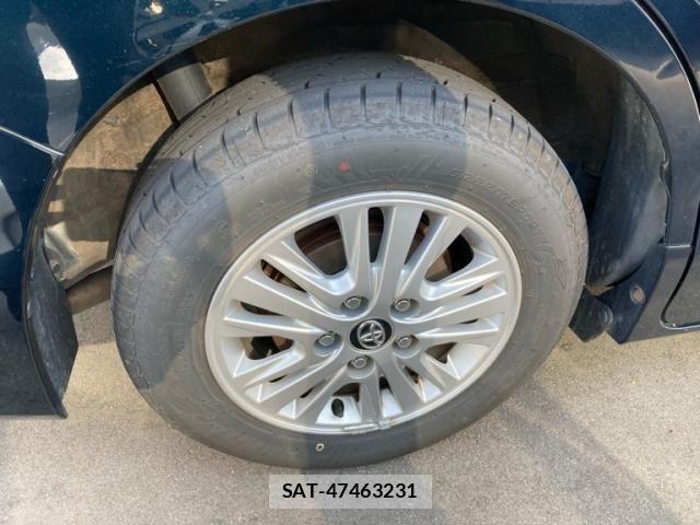 Toyota VOXY 2015-02 8232335-8