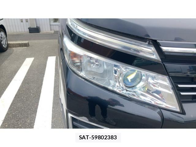 Toyota VOXY 2015-12 8232329-23