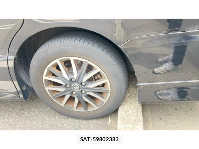 Toyota VOXY 2015-12 8232329-5