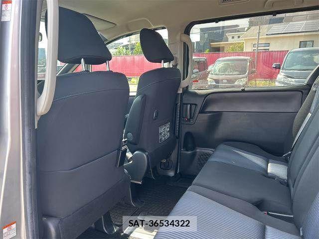 Toyota VOXY 2014-04 8232333-15