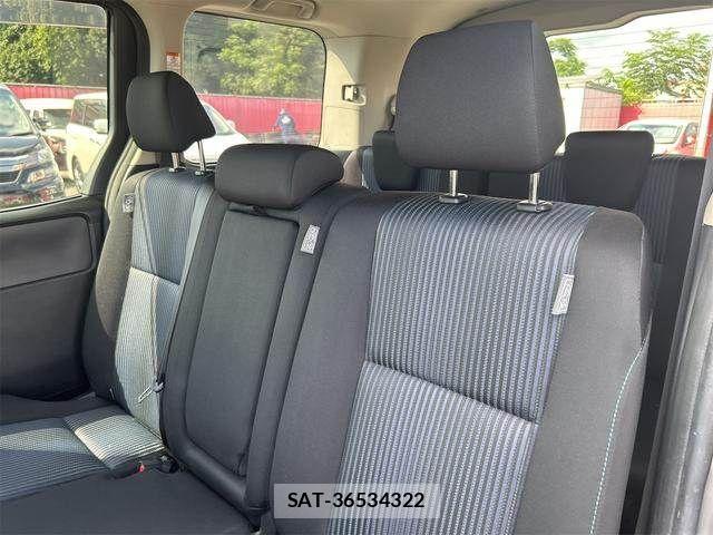 Toyota VOXY 2014-04 8232333-16