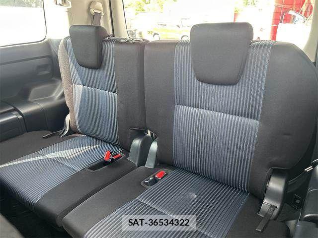 Toyota VOXY 2014-04 8232333-17