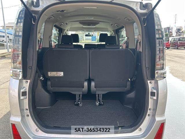 Toyota VOXY 2014-04 8232333-18