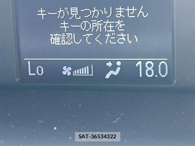Toyota VOXY 2014-04 8232333-23