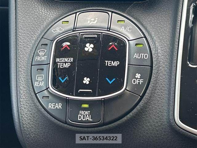 Toyota VOXY 2014-04 8232333-24
