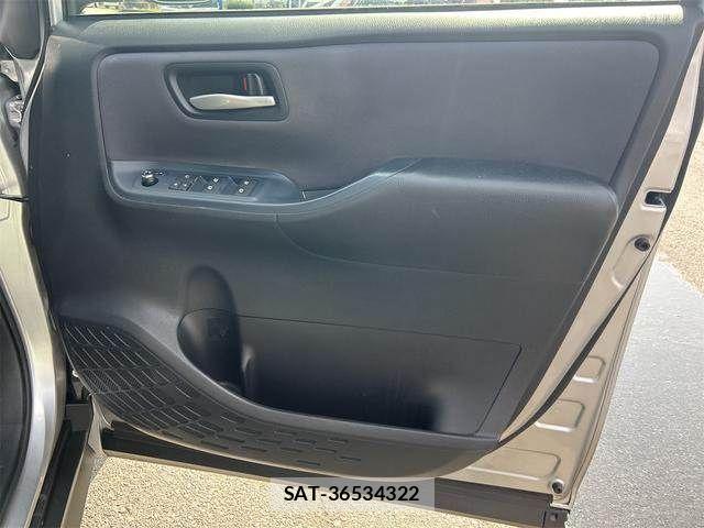 Toyota VOXY 2014-04 8232333-26