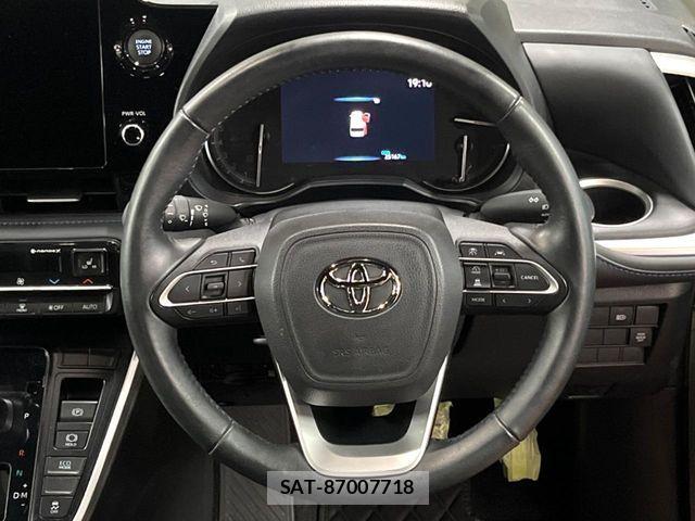 Toyota VOXY 2024-05 8247108-10