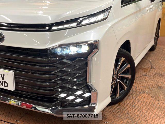Toyota VOXY 2024-05 8247108-11