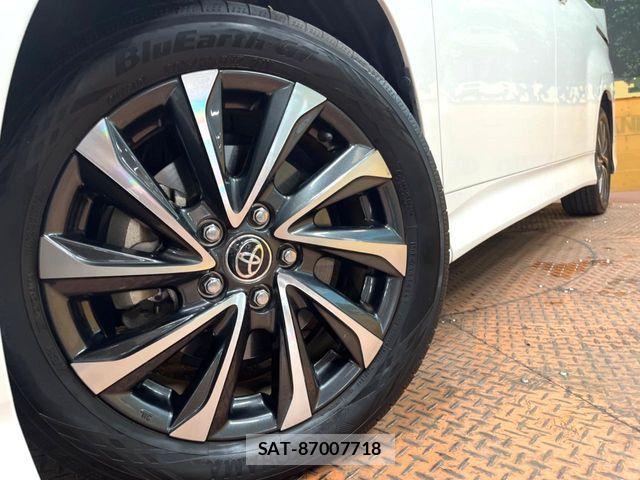Toyota VOXY 2024-05 8247108-12
