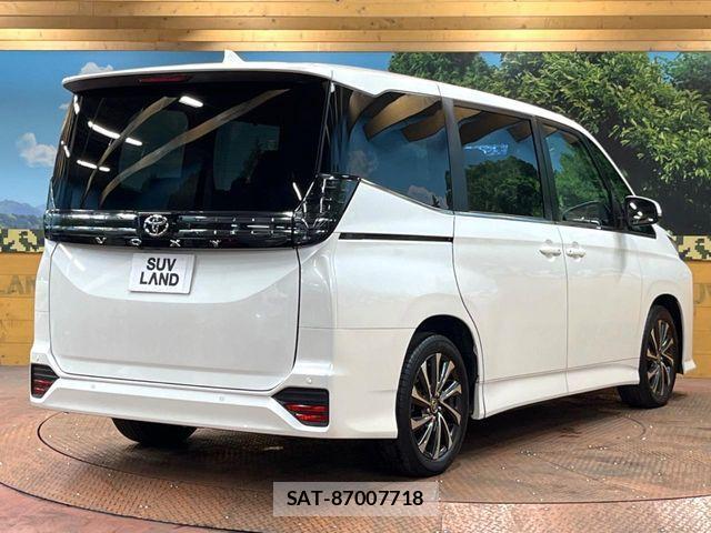 Toyota VOXY 2024-05 8247108-16