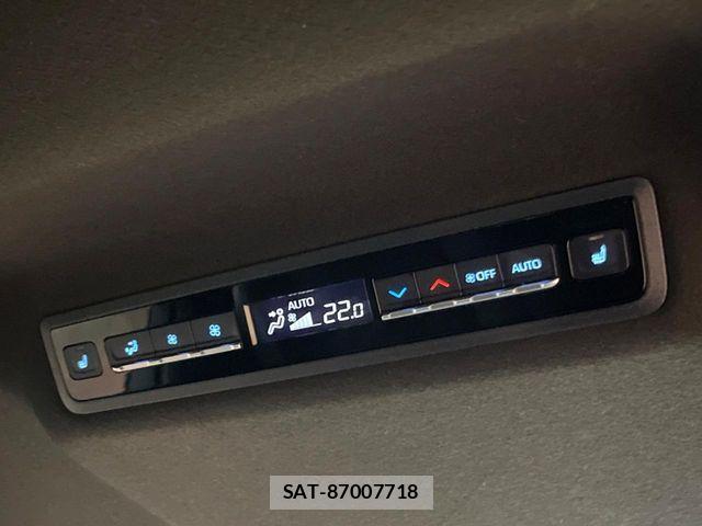 Toyota VOXY 2024-05 8247108-4