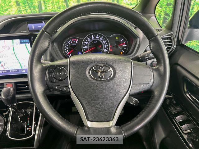 Toyota VOXY 2021-04 8247115-11
