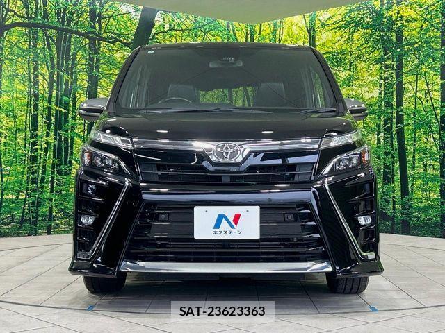 Toyota VOXY 2021-04 8247115-14