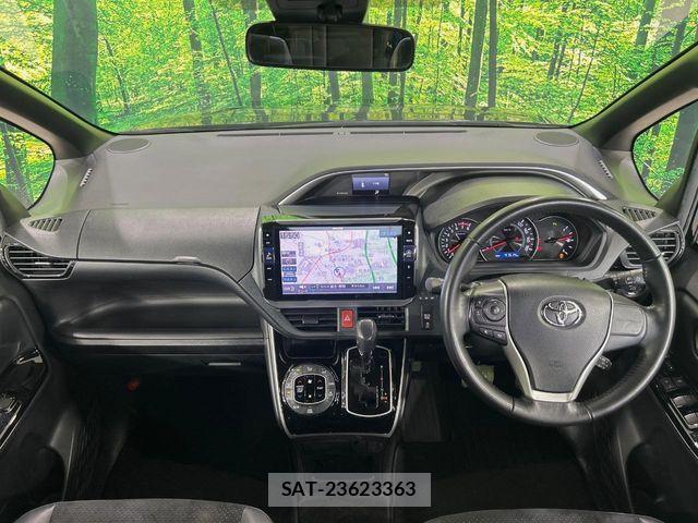 Toyota VOXY 2021-04 8247115-1