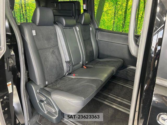 Toyota VOXY 2021-04 8247115-8