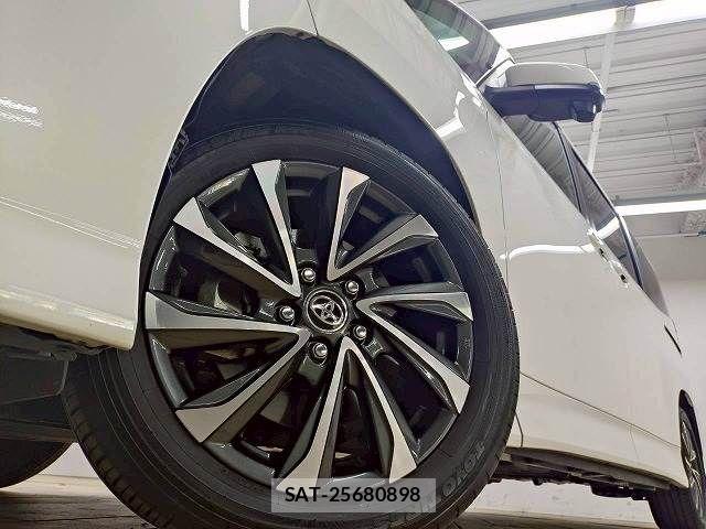 Toyota VOXY 2025-03 8247107-13