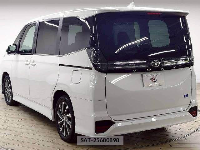 Toyota VOXY 2025-03 8247107-18
